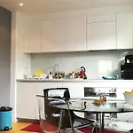Bright & Spacious Double Bedroom With Ensuite And Concierge! Paid Parking Available