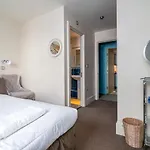 Guestready Superb Central Overlooking River Thames
