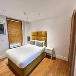 Piccadilly Circus Luxury Studio