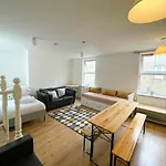 134 Kilburn Road Apartment