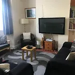 Bubblesbnb- Family 7 Bedroom House