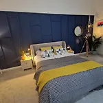 Lovely 2 bedroom apartment. Free private parking
