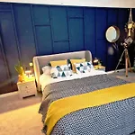 Lovely 2 bedroom apartment. Free private parking