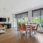 Mysquare Three Bedroom Serviced Apartment In Old Street