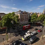 Contemporary High Street Kensington Apartment