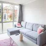 Sunny And Bright 1 Bed Apartment In London