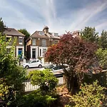 Sunny And Bright 1 Bed Apartment In London