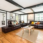 Jones Real Escapes Retreat