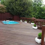 Jones Real Escapes Retreat