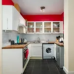 Guestready - Former Pub-Turned-One Bedroom Flat