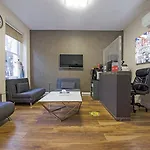 Oyo Townhouse 30 Sussex Hotel, London Paddington