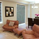 Stunning New 3Bd Home, Fiber Internet Free Parking
