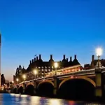 Aplacetostay Central London Apartment, Zone 1 Kin