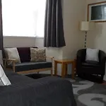 Bubblesbnb 7 Bedroom House, 16 Beds, Sleeps 22