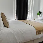 Room In Central London, Soho - 07