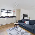 Crane Court By City2Stay