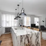 Stylish 2 Bedroom Apartment Near Oxford Street
