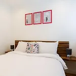 Spacious 4 bedrooms flat in New Oxford Street
