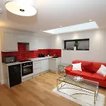 Lovely One Bed Apartment-Near All Transport-Village-Freeparking