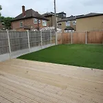 Lovely One Bed Apartment-Near All Transport-Village-Freeparking