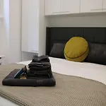 Phaedrus Living: City Center Luxury Flat Clarewood