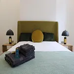Phaedrus Living: City Center Luxury Flat Clarewood