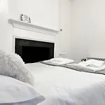 Studio In Central London, Soho - 04
