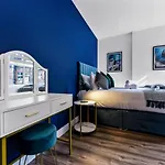 Lovely Two Bedroom With Ensuite Bathrooms