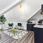 Lovely Two Bedroom With Ensuite Bathrooms
