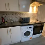 Lovely 1-Bedroom Flat In London