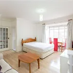 King-Sized Studio, 6Th Floor + Lift, Regent\'S Park
