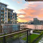 Luxury 2 Bedroom Flat 2 Bathrooms