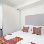 \' Luxury & Spacious Airconditioned 4 Bed 4 Bath Apartment \'