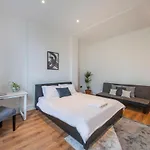 Spacious Two Bedroom By London Zoo