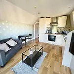 Lovely Two Bed Flat
