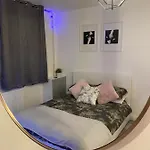 Luxury 1 Bedroom Apartment