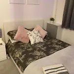 Luxury 1 Bedroom Apartment