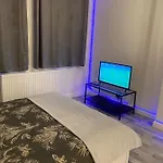 Luxury 1 Bedroom Apartment