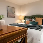 Three Bedroom Near Brick Lane By Belvilla