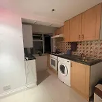 Private And Quiet One-Bedroom Flat Perfect For A Seasonal Getaway!\