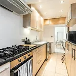 Spacious Beautiful Just-Renovated Flat With Patio - Chelsea