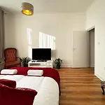 Sarah\'S Cozy Room Near Queen\'S Park