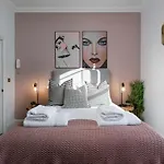 Notting Hill By Capital