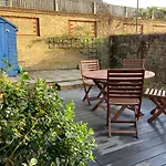 Beautiful Two Bedroom Apartment In Honor Oak