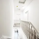 Minet Gardens - Centrally Located Apartment - Rm 1