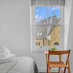 Mysquare Vibrant And Sleek 2 Bed Apartment In Artillery Lane