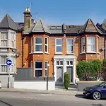 Brand New Luxury 2-Bed Apartment In London
