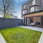 Brand New Luxury 2-Bed Apartment In London
