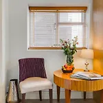 1 Lexham Gardens Hotel