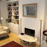 2 Bed Room Flat Near Westfield, West London
